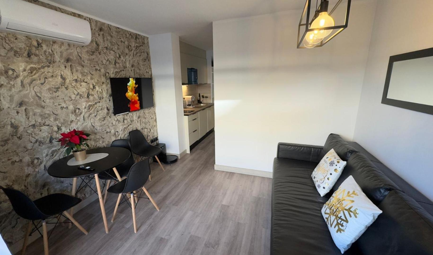 A Estrenar Preciosos Apartamentos Aparthotel Inter2, New Apartments Ln Aparthotel 12 Months Open! Self Check In! Reserva Garaje! Салоу Екстериор снимка